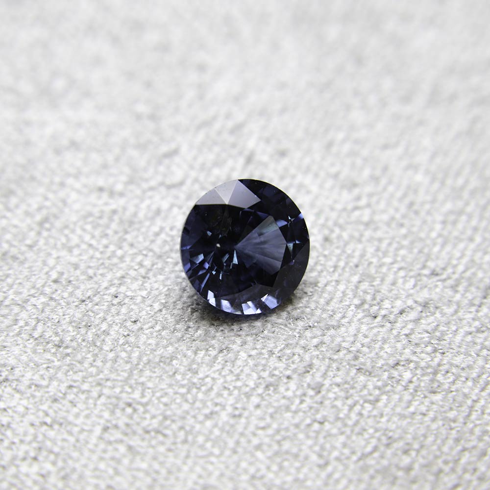 Spinello Blu Taglio Rotondo 1,15 Carati Spinello Blu Taglio Rotondo 1,15 Carati