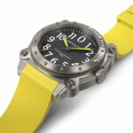 Hamilton Khaki Navy BelowZero Auto Titanium Yellow 46 mm Uhr