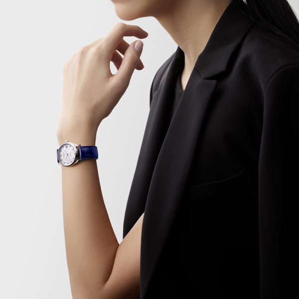 Longines Master Collection Automatikuhr aus Perlmuttleder Blau 34 mm