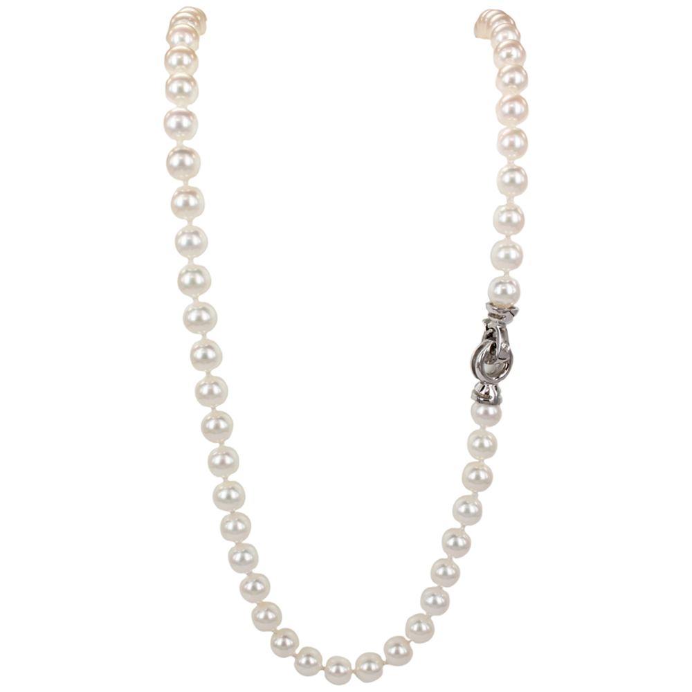 Japanese Cultured Pearls Necklace in Seawater