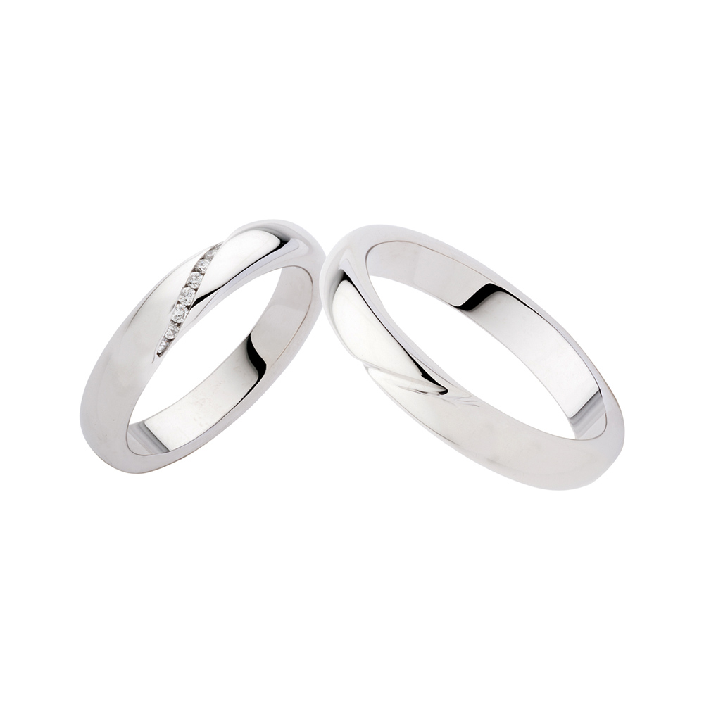 Pair of Polello White Gold Wedding Rings with Diamond Crosspiece